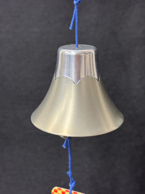 黄金の富士山 アルミ風鈴|日本の象徴を、静かな音に込めて - 画像 (2)